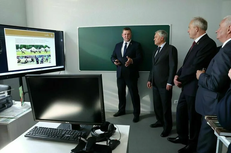 Володин посетил центр патриотического воспитания молодежи на территории Брестской крепости
