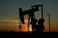 Венгрия и Словакия сорвали план Брюсселя по отказу от нефти и газа из России