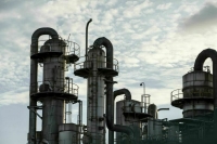 НПЗ в Хайфе приостановил работу после иранского ракетного удара