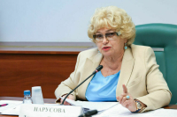Сенатор Нарусова призвала наказывать за нарушение закона о защите русского языка
