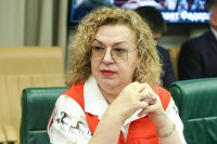 Сенатор Епифанова: Мелкие переводы на карту могут ограничить с июня