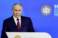 Путин призвал в короткие сроки принять проекты по улучшению трудового законодательства