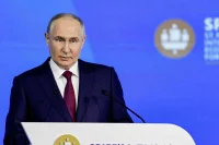 Путин призвал в короткие сроки принять проекты по улучшению трудового законодательства