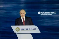 Путин: Россия будет на новой технологической базе повышать возможности армии