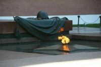 Путин возложил цветы к Могиле Неизвестного Солдата