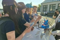 Участники «Поезда Победы» отправили первые открытки