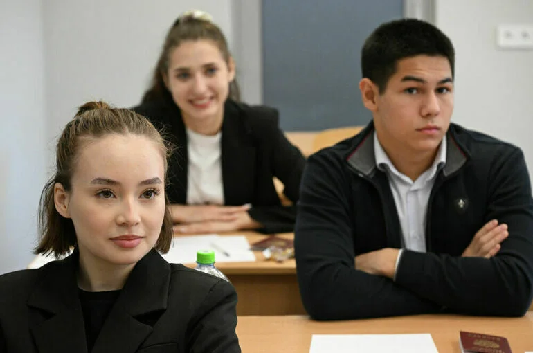 Сто человек на место: конкурс в русских школах за рубежом бьет рекорды