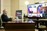 Путин поручил главам регионов создать условия для работников культуры