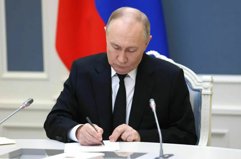 Путин продлил отсрочку от армии для старообрядцев