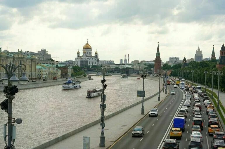 Москвичам спрогнозировали небольшое потепление на выходных