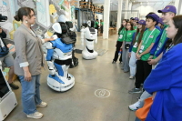 Участникам «Поезда Памяти» показали в Перми, как собирать роботов