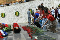 Участники «Поезда Памяти» возложили цветы к Вечному огню на Мамаевом кургане