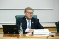 Сенатор Косачев считает неправильным разделять Победу «по национальным квартирам»