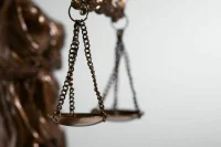 Наказывать за возбуждение ненависти и незаконную регистрацию бизнеса будут жестче