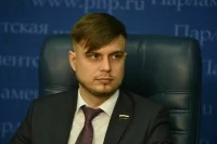Депутат Ткачев предложил разрешить дистанционно закрывать больничный