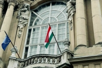 Социолог считает, что Украина попробует повлиять на выборы в Венгрии