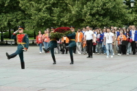 Участники «Поезда Памяти» возложили цветы к Могиле Неизвестного Солдата