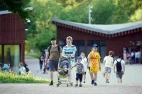 Многодетным родителям с пятью и более детьми пересчитают страховой стаж