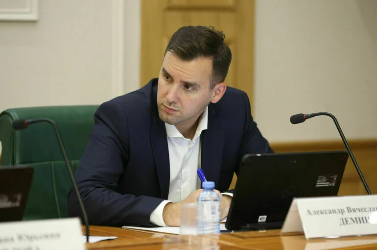 Депутат Демин назвал причину снижения числа соцпредприятий в реестре малого бизнеса