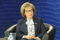 Сенатор Скаковская призвала к осторожности в вопросе сроков обучения в школе