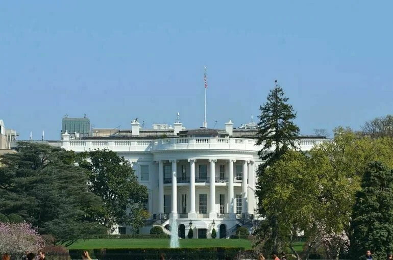 В Белом доме опровергли сообщение FT о призыве Трампа бить по Москве и Петербургу