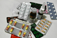 Детей до 14 лет предложили бесплатно снабжать лекарствами
