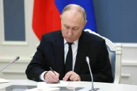 Путин подписал закон о студенческих семьях