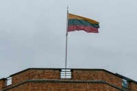 Президент Литвы призвал премьера объясниться или уволиться