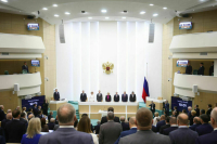 Сенаторы почтили память погибших в авиакатастрофе в Амурской области минутой молчания