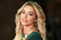 Метательница молота разбивает правящую коалицию Италии