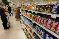 Депутат попросил проверить практику указания цены за 100 грамм