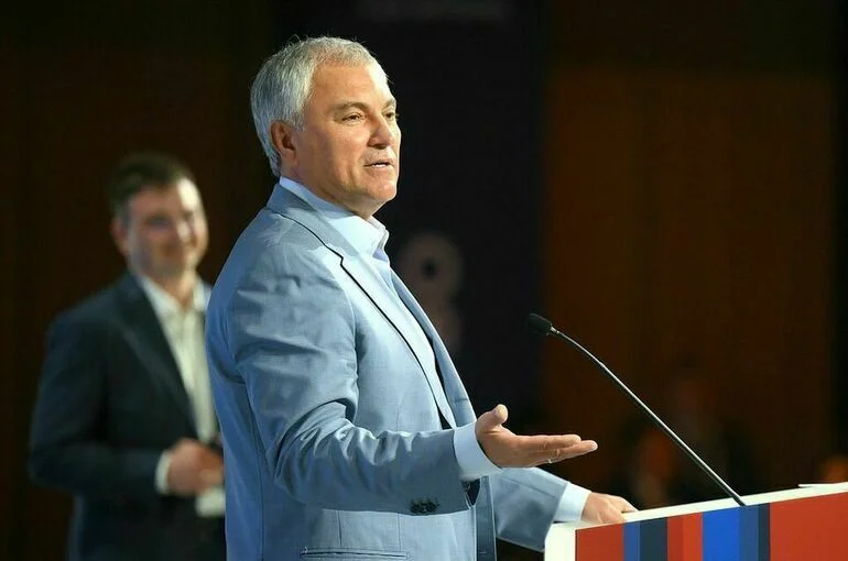 Володин: Государственник, в отличие от политика, в первую очередь думает о стране