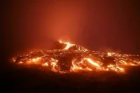 На Камчатке после землетрясения извергается вулкан Ключевская Сопка