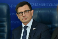 Депутат Антропенко призвал не допускать до работы в такси мигрантов без прививок