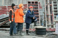 В Минтруде предложили запретить наем в сфере услуг иностранцев без знания русского языка 