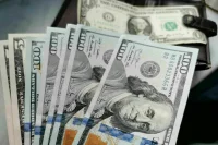 Иностранным инвесторам разрешили без ограничений покупать валюту в России