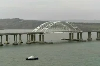 Очередь перед Крымским мостом превысила 2,3 тысячи машин