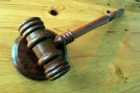 Шесть работников авиазавода отправили под подписку о невыезде из-за падения Су-30