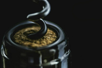 Депутат призвал пресечь работу сервисов по круглосуточной доставке алкоголя