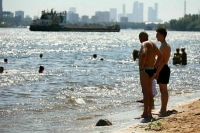 Роспотребнадзор увеличил число мест, разрешенных для купания в Москве