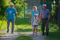 В Общественной палате предложили вписывать внуков в паспорта бабушек и дедушек