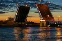 Шоу «Поющие мосты» в Петербурге посвятят памяти лидера группы «Кино»