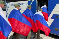 Самолет с вернувшимися из плена бойцами РФ приземлился в Подмосковье