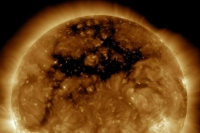 РАН: Крупная корональная дыра на Солнце грозит магнитными бурями