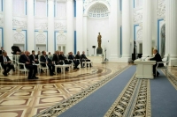 Володин принял участие в совещании Путина по итогам переговоров с Трампом