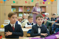 Минпросвещения ограничило учебную нагрузку на школьников с 1-го по 9-й класс