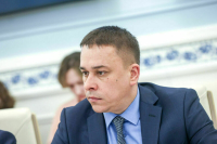 Подросткам предложили ограничить переводы по картам 20 тысячами рублей