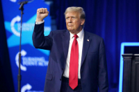 Рейтинг Трампа резко вырос после саммита на Аляске