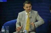 Депутат Нилов предложил ввести федеральные выплаты к юбилею брака