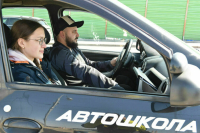 Введение новых программ в автошколах перенесли на полгода